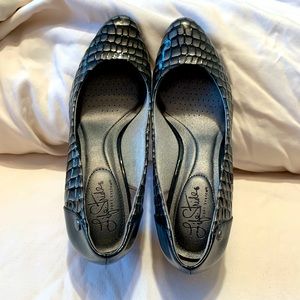Life Stride Soft System 3 inch heels size 8M